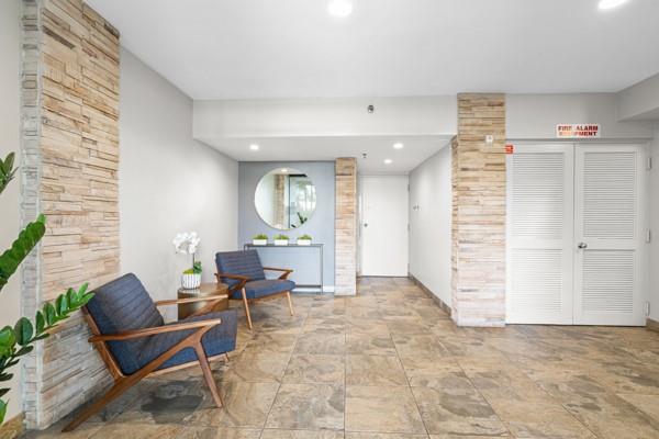 Image 4 of 39 For 2300 33rd Ave  602