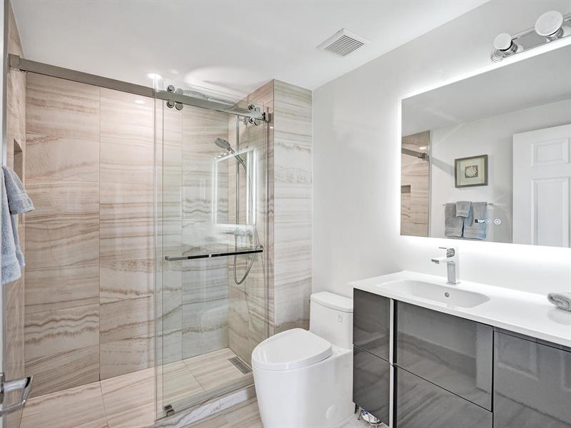 Image 19 of 40 For 3100 Ocean Blvd  808