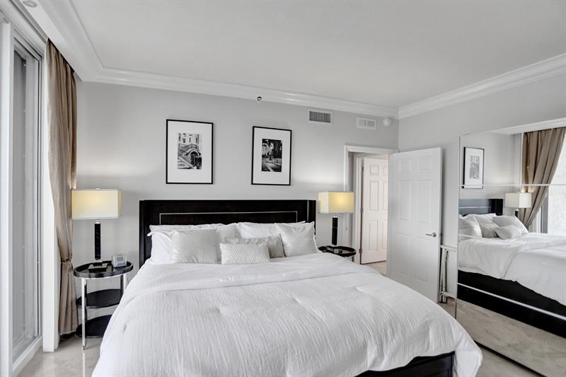 Image 21 of 40 For 3100 Ocean Blvd  808