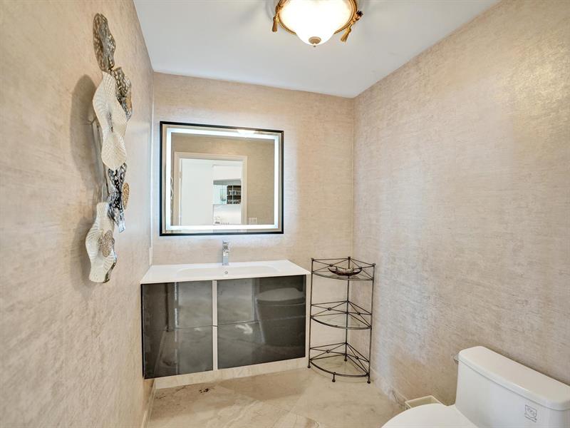 Image 22 of 40 For 3100 Ocean Blvd  808