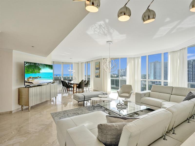 Image 3 of 40 For 3100 Ocean Blvd  808