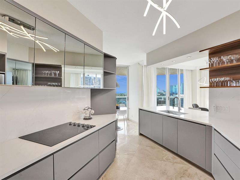 Image 5 of 40 For 3100 Ocean Blvd  808