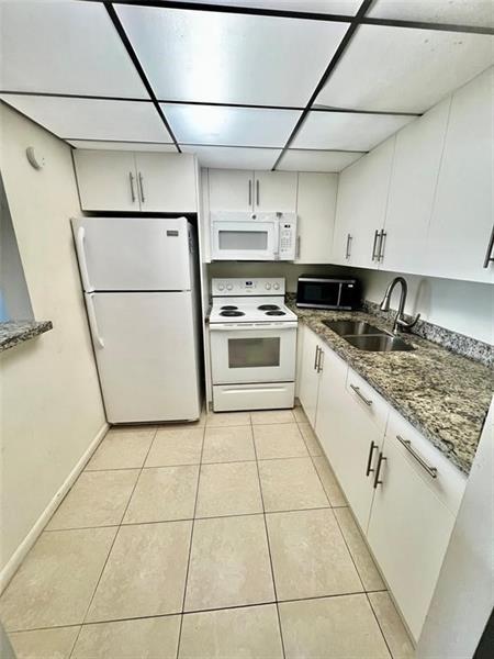 Image 4 of 17 For 133 Fanshaw D  133