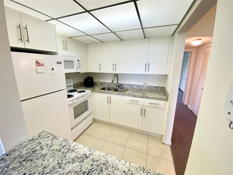 Image 9 of 17 For 133 Fanshaw D  133