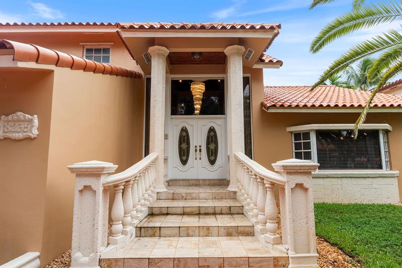 Details for 8235 164th St, Miami Lakes, FL 33016