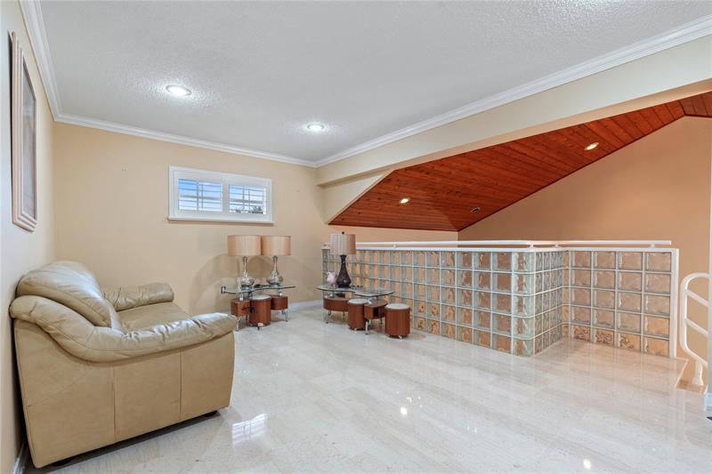 Image 10 of 41 For 8235 164th St