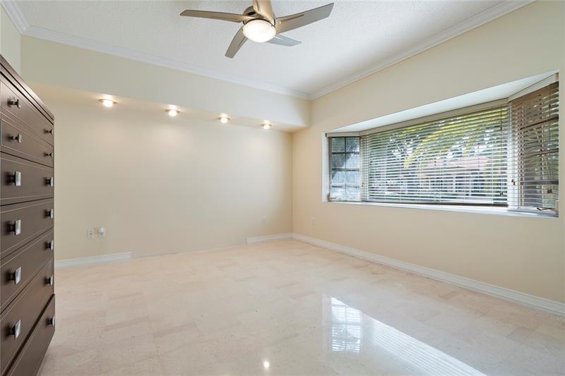 Image 14 of 41 For 8235 164th St
