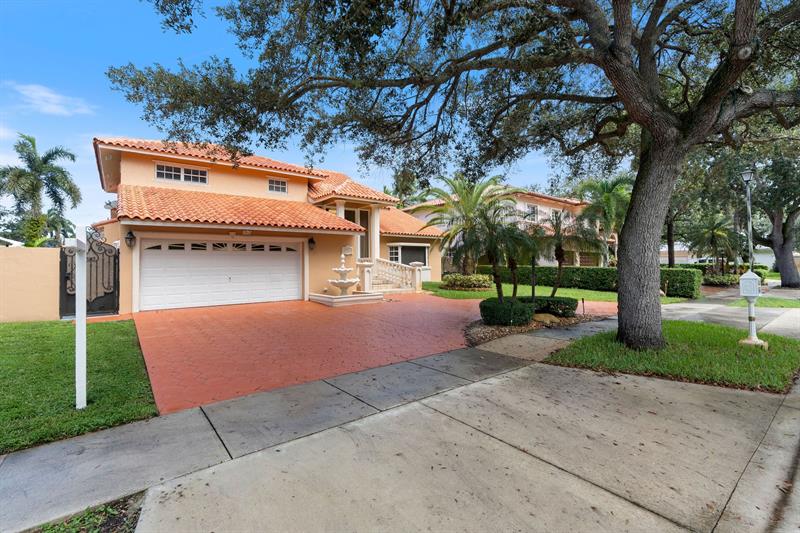 Image 3 of 41 For 8235 164th St