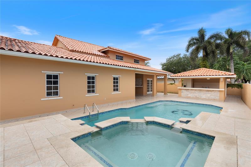 Image 38 of 41 For 8235 164th St