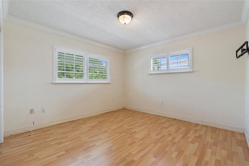 Image 5 of 41 For 8235 164th St