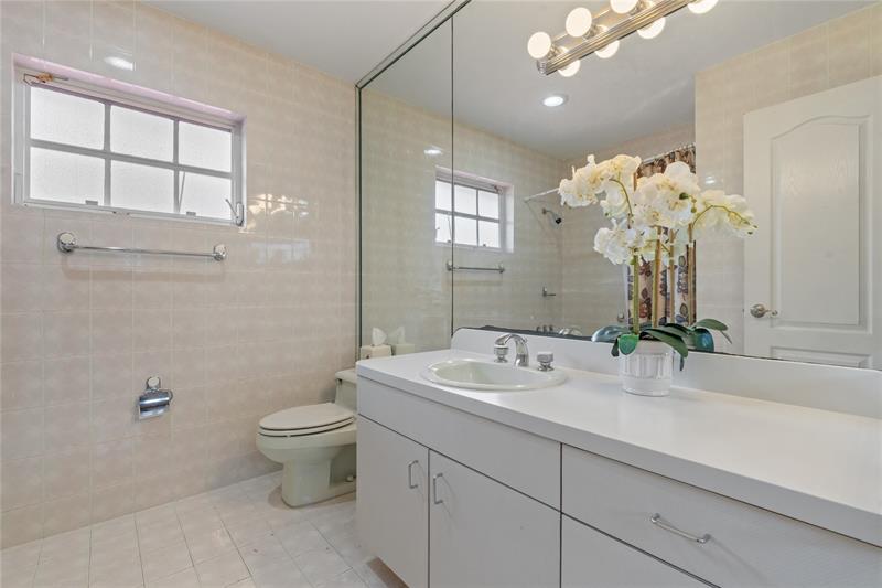 Image 7 of 41 For 8235 164th St