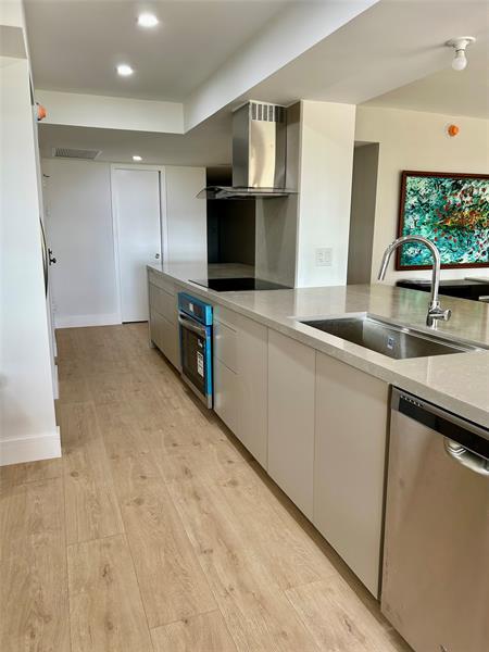 Image 8 of 23 For 4900 Ocean Blvd  316