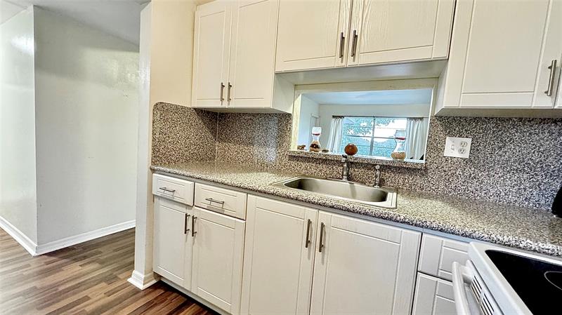 Image 11 of 16 For 5103 35th St  606