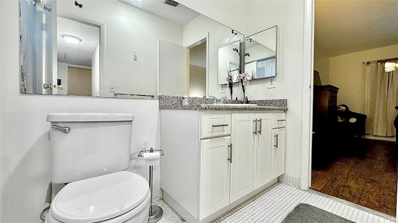 Image 16 of 16 For 5103 35th St  606