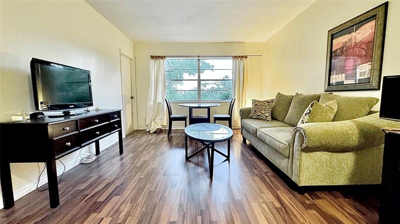 Image 7 of 16 For 5103 35th St  606