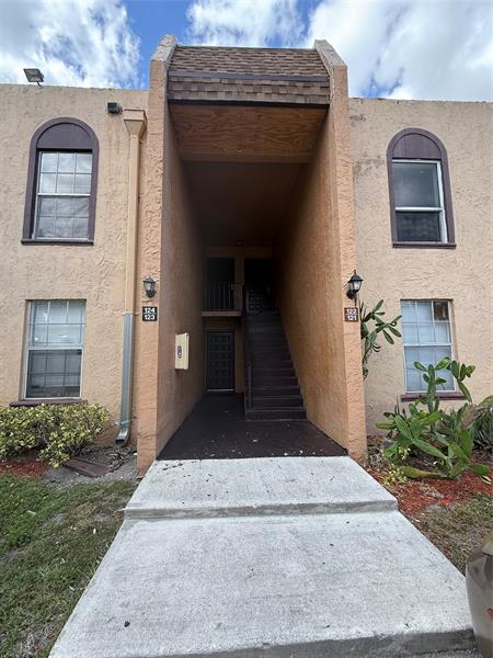 Image 3 of 11 For 4210 21st St  121