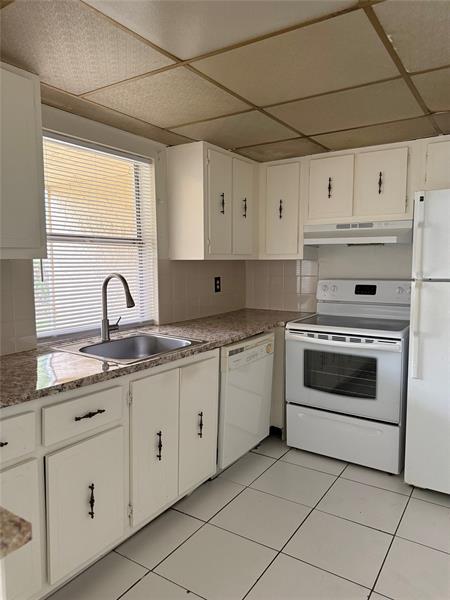 Image 7 of 11 For 4210 21st St  121