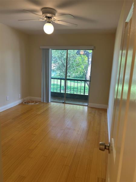 Image 10 of 11 For 4116 88th Ave  202
