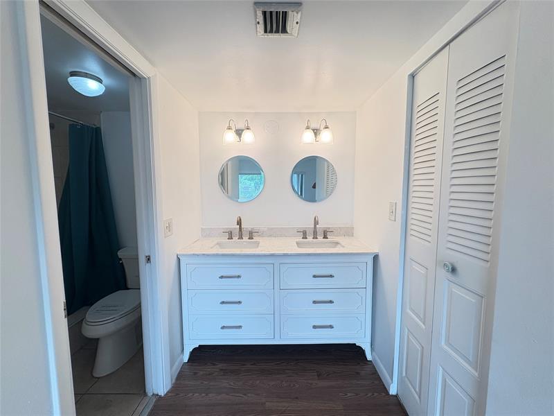 Image 12 of 30 For 3905 Nob Hill Rd  201