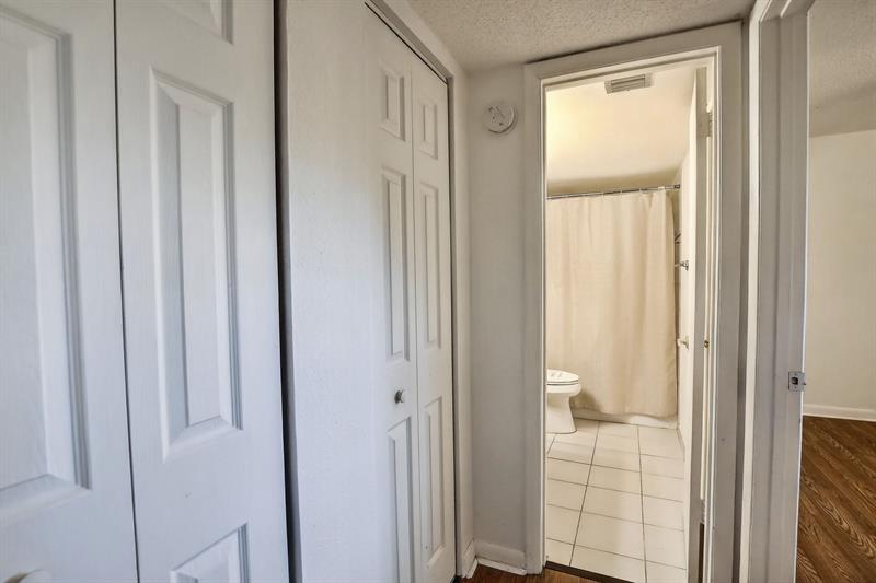 Image 20 of 30 For 3905 Nob Hill Rd  201