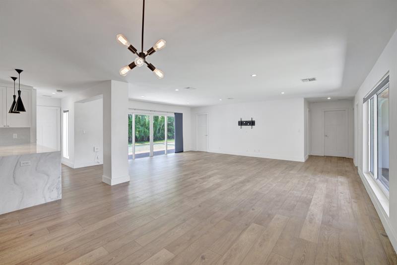 Image 13 of 42 For 2141 62nd Ct