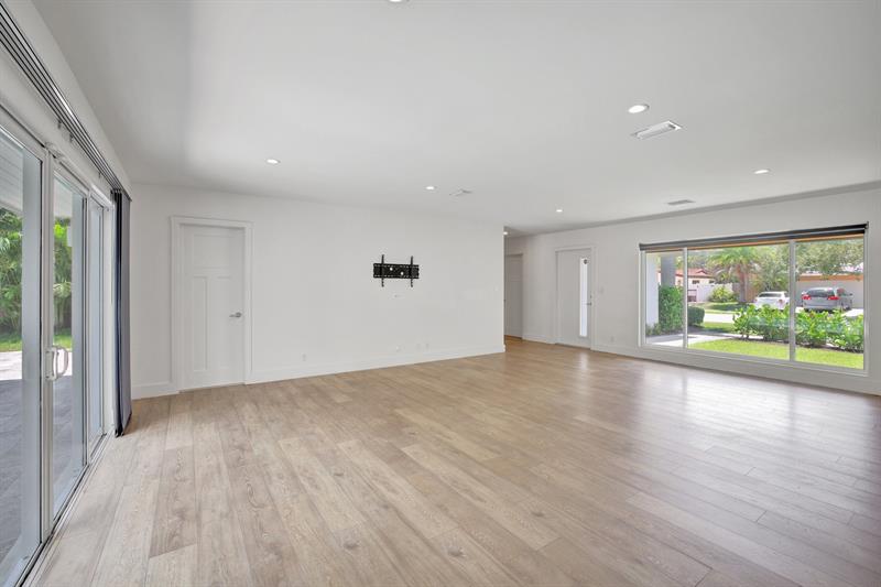 Image 15 of 42 For 2141 62nd Ct