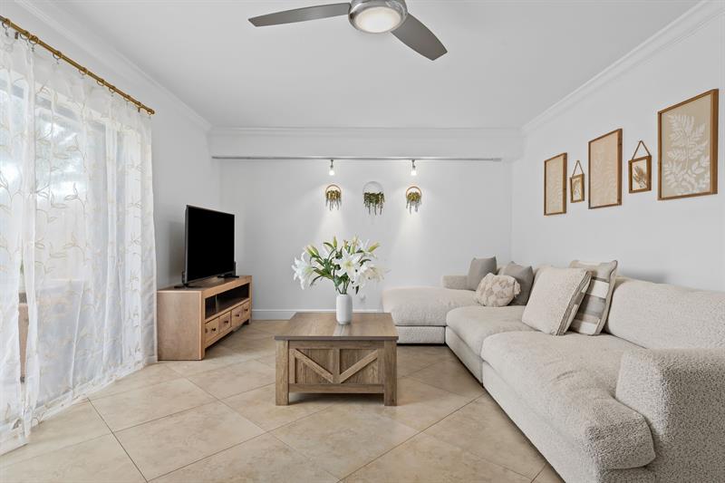 Image 4 of 16 For 9995 6th Ct  9995