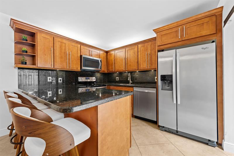 Image 6 of 16 For 9995 6th Ct  9995