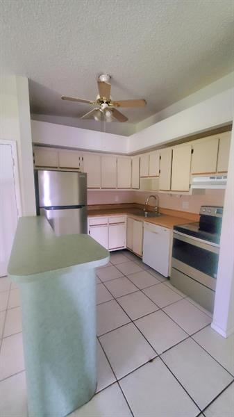 Image 27 of 33 For 9731 Mcnab Rd  208