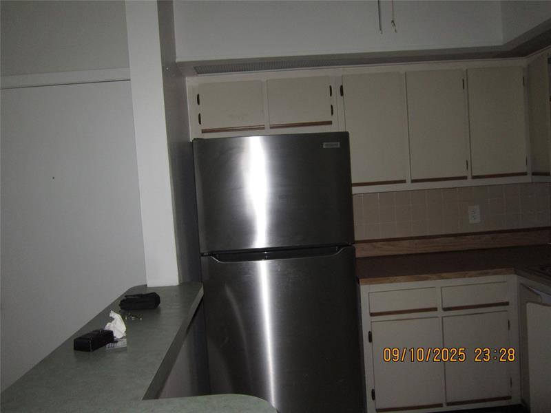 Image 4 of 11 For 9731 Mcnab Rd  208