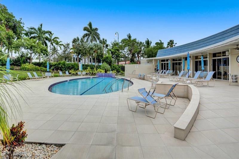 Image 20 of 29 For 1319 Hillsboro Blvd  609