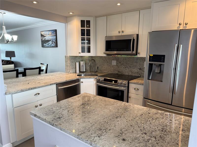 Image 3 of 29 For 1319 Hillsboro Blvd  609