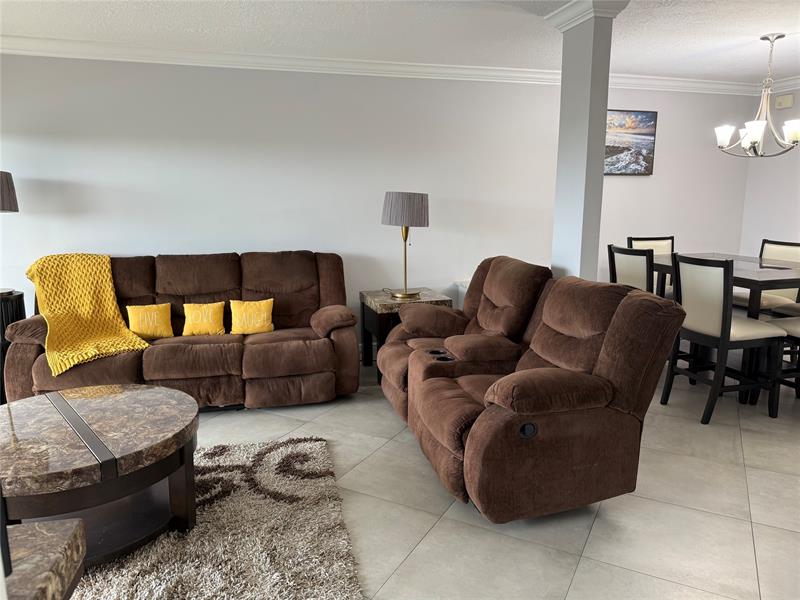 Image 6 of 29 For 1319 Hillsboro Blvd  609