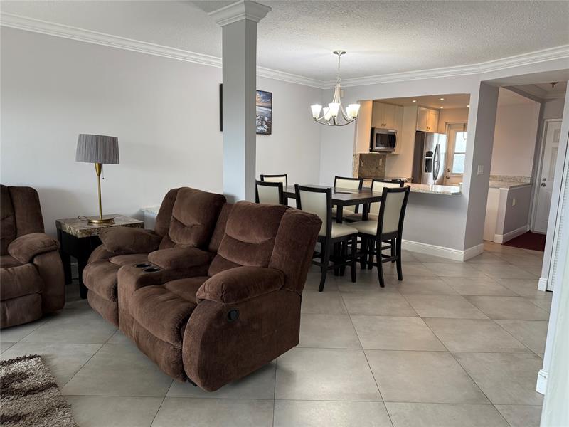 Image 7 of 29 For 1319 Hillsboro Blvd  609