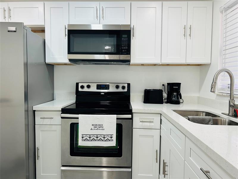 Details for 2871 Sunrise Lakes Dr  101, Sunrise, FL 33322