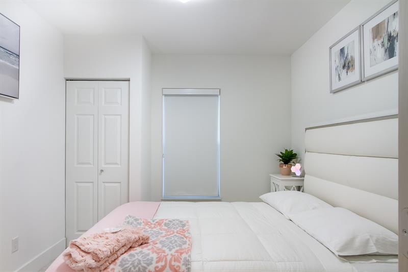 Image 27 of 71 For 1613 16th Ct