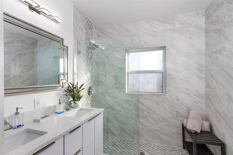 Image 45 of 71 For 1613 16th Ct