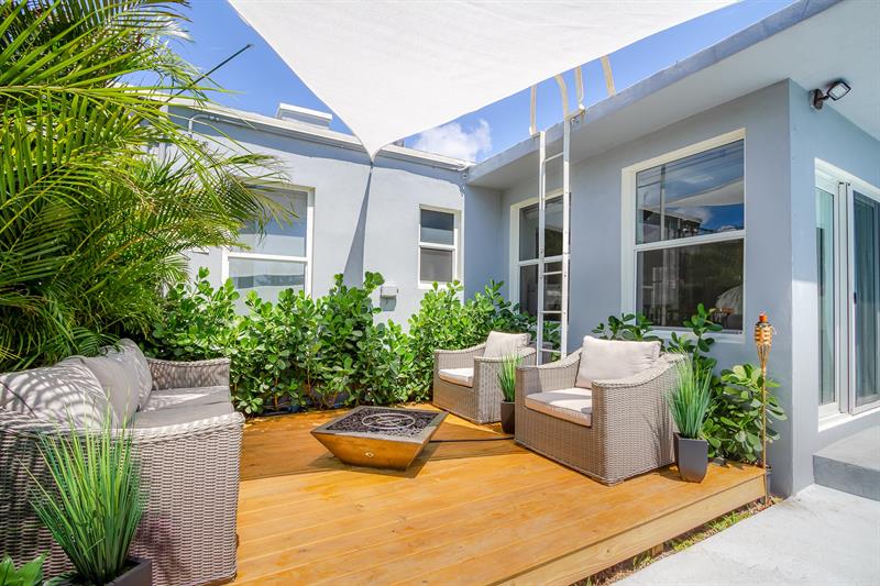 Image 52 of 71 For 1613 16th Ct
