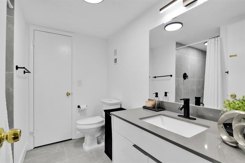 Image 15 of 22 For 250 67th St  322