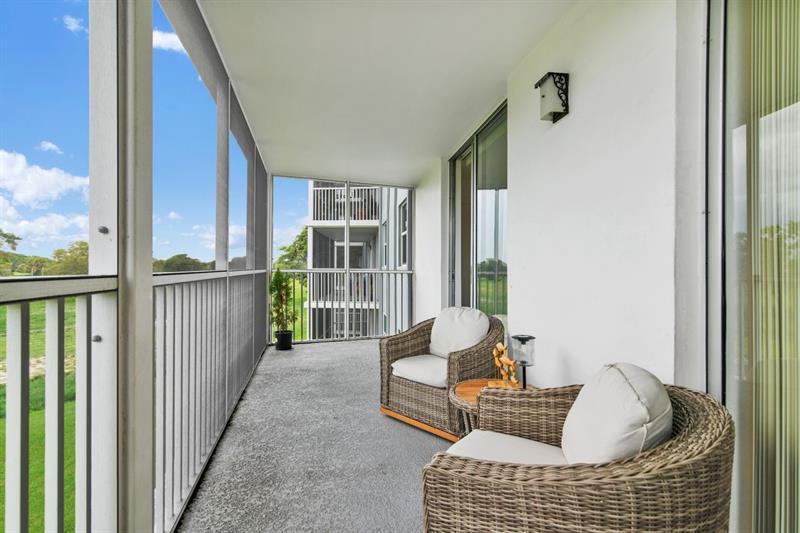 Image 18 of 22 For 250 67th St  322
