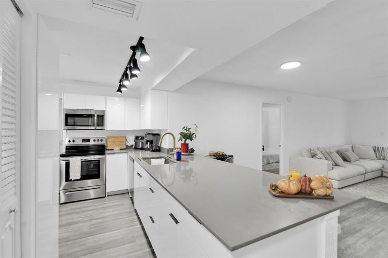 Image 4 of 22 For 250 67th St  322