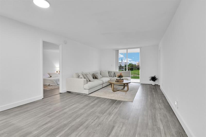 Image 5 of 22 For 250 67th St  322