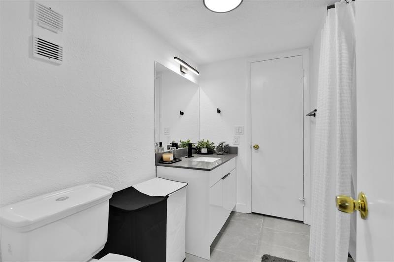 Image 8 of 22 For 250 67th St  322