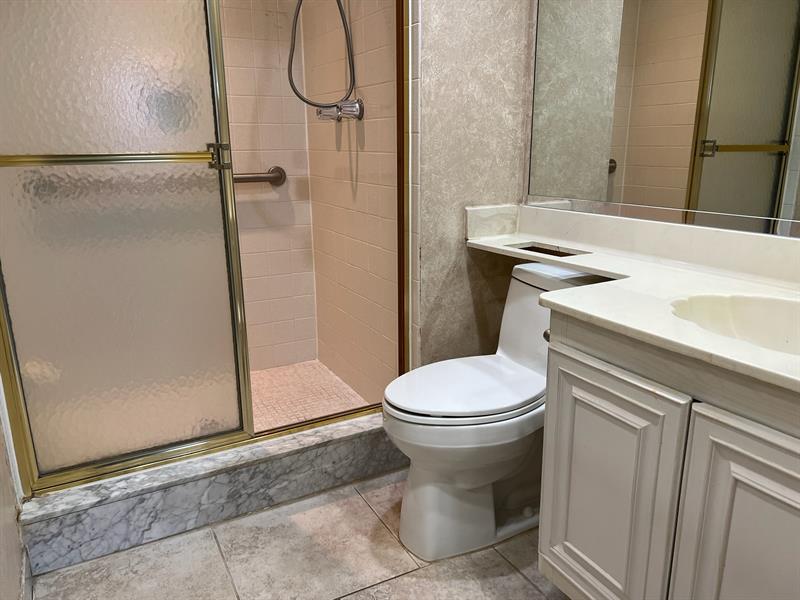 Image 11 of 23 For 1541 Ocean Blvd  111