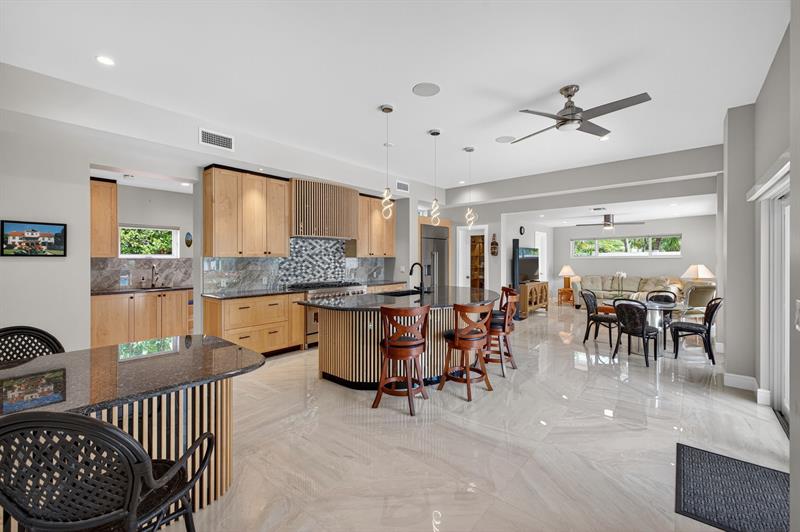 Image 11 of 87 For 2024 Harbourview Drive