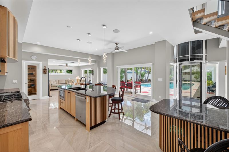 Image 12 of 87 For 2024 Harbourview Drive