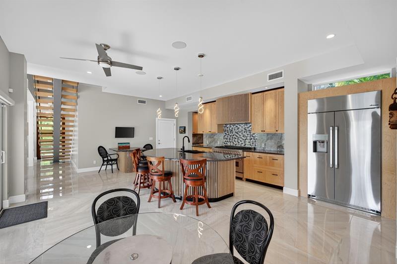 Image 15 of 87 For 2024 Harbourview Drive