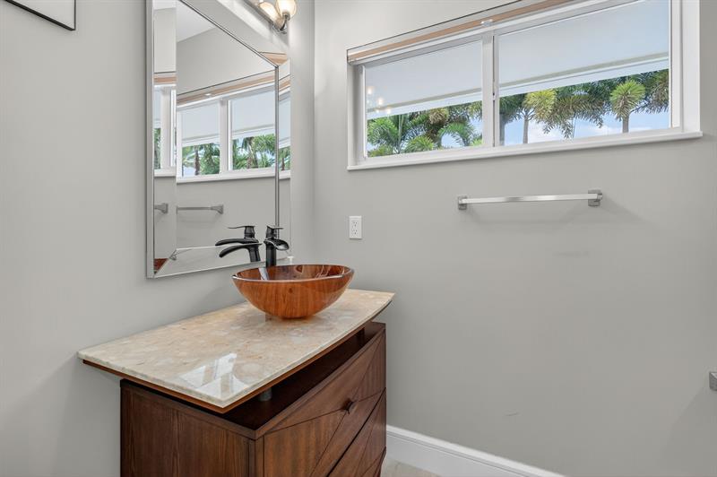 Image 43 of 87 For 2024 Harbourview Drive