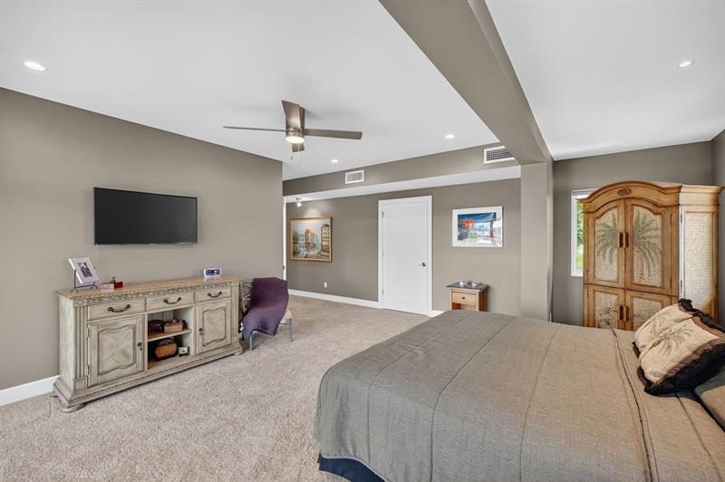 Image 50 of 87 For 2024 Harbourview Drive