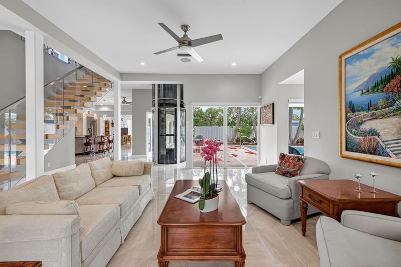 Image 6 of 87 For 2024 Harbourview Drive
